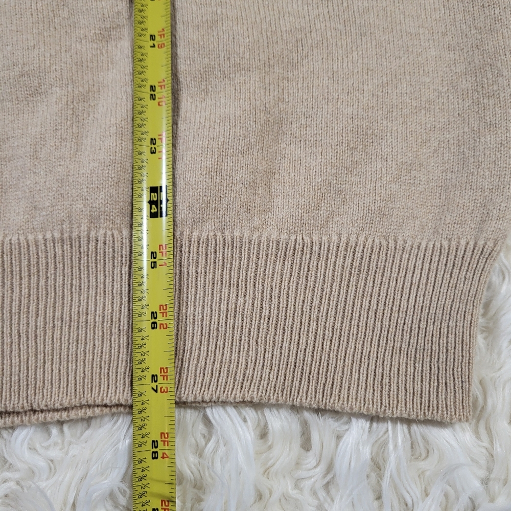 J. McInerney, Ltd. Lambswool V-Neck Sweater Made in Hawick Scotland Size 46 - Picture 9 of 15